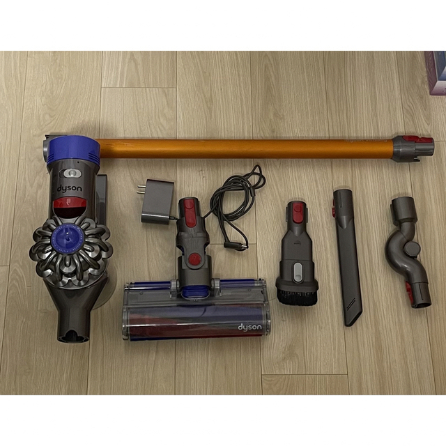 【値下】dyson V8 fluffy