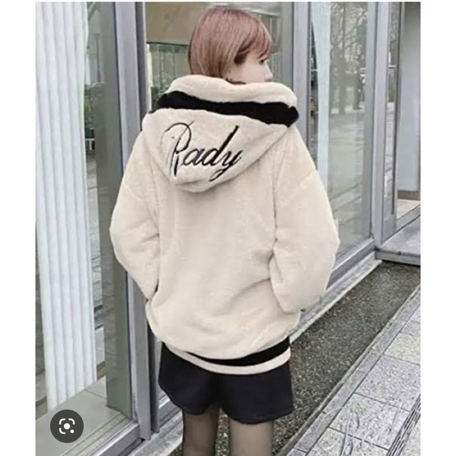 Rady(レディー)のRady フードロゴファーブルゾン レディースのジャケット/アウター(ブルゾン)の商品写真