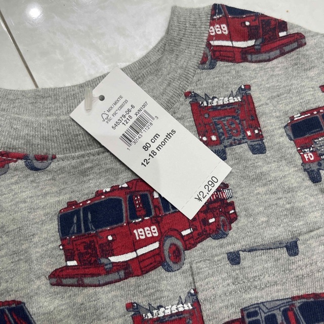 babyGAP(ベビーギャップ)のbaby gap 80 Tシャツ キッズ/ベビー/マタニティのベビー服(~85cm)(Ｔシャツ)の商品写真