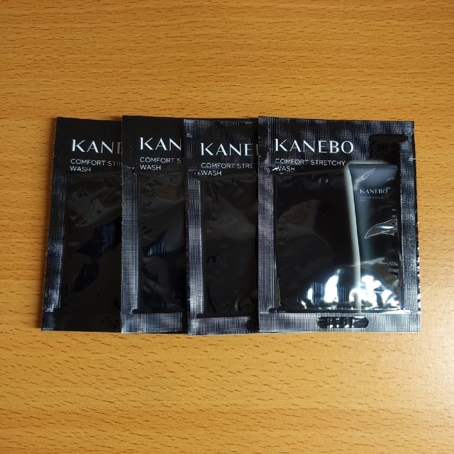 Kanebo(カネボウ)のカネボウ　コンフォート　ストレッチィ　ウォッシュ　サンプル×4 コスメ/美容のキット/セット(サンプル/トライアルキット)の商品写真