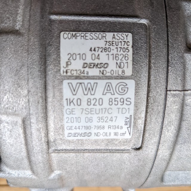 VW  コンプレッサー  1K0 820 859S