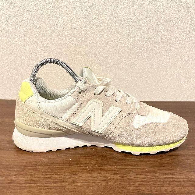 New Balance(ニューバランス)のNew Balance WR996STS ニューバランス グレー レディース レディースの靴/シューズ(スニーカー)の商品写真