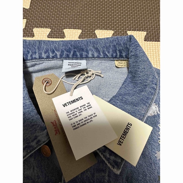 VETEMENTS - 新品 VETEMENTS × LEVI'S デニムジャケットの通販 VETEMENTS - 新品 VETEMENTS × LEVI'S デニムジャケットの通販