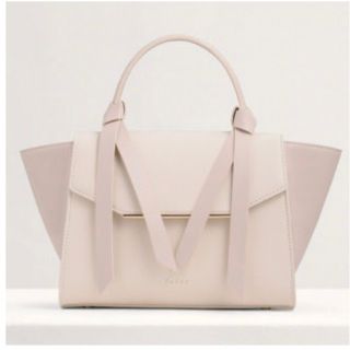 チャールズアンドキース(Charles and Keith)のペドロ　ハンドバッグ(ハンドバッグ)