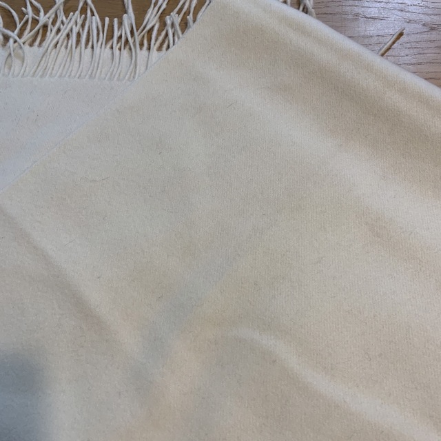 暖かい白のマフラー レディースのファッション小物(マフラー/ショール)の商品写真