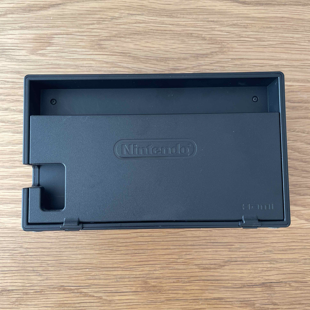 Nintendo Switch(ニンテンドースイッチ)のNintendo Switch 本体　おまけのケース付き エンタメ/ホビーのゲームソフト/ゲーム機本体(家庭用ゲーム機本体)の商品写真