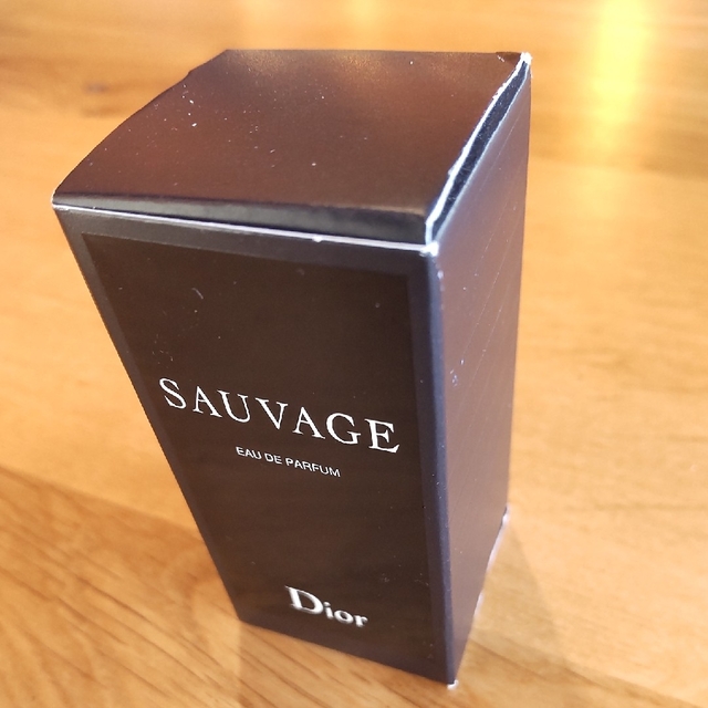 Christian Dior(クリスチャンディオール)のクリスチャン・ディオール SAUVAGE EAU DE PARFUM コスメ/美容の香水(香水(男性用))の商品写真