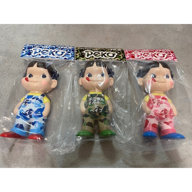 新品　不二家ソフビコレクション BAPE® × ペコちゃん （3色セット）