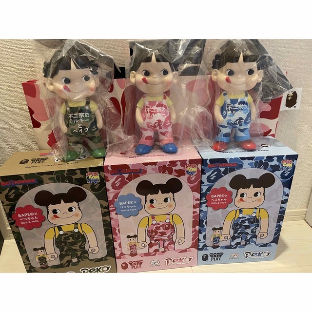 A BATHING APE(アベイシングエイプ)のBE@RBRICK BAPE ペコちゃん 100%&400％とソフビセット ハンドメイドのおもちゃ(フィギュア)の商品写真