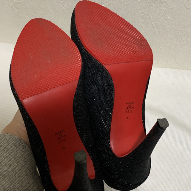 DIANA(ダイアナ)の美品 DIANA ダイアナ レッドソール ハートモチーフパンプス 黒  23.5 レディースの靴/シューズ(ハイヒール/パンプス)の商品写真