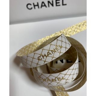 シャネル(CHANEL)のCHANEL ラッピング リボン ホワイト×ゴールド 1m(ラッピング/包装)