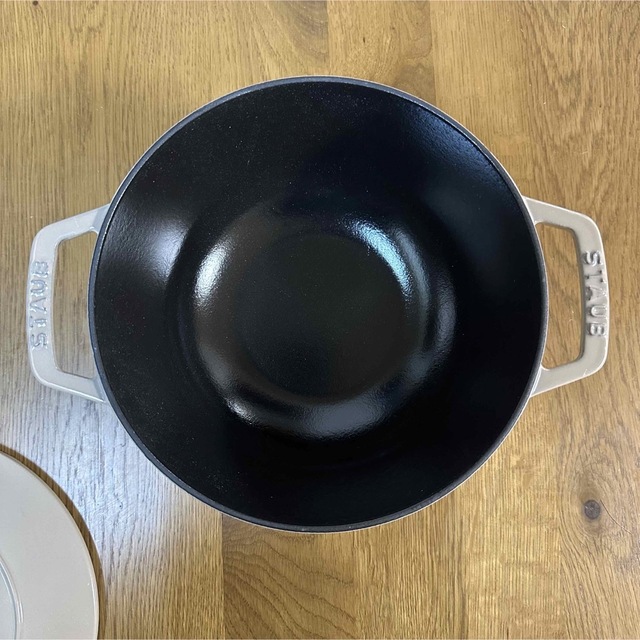 STAUB(ストウブ)の新品　ストウブ ワナベ 20cm サイズＬ　リネン　staub ココット  インテリア/住まい/日用品のキッチン/食器(鍋/フライパン)の商品写真