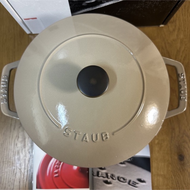 STAUB(ストウブ)の新品　ストウブ ワナベ 20cm サイズＬ　リネン　staub ココット  インテリア/住まい/日用品のキッチン/食器(鍋/フライパン)の商品写真