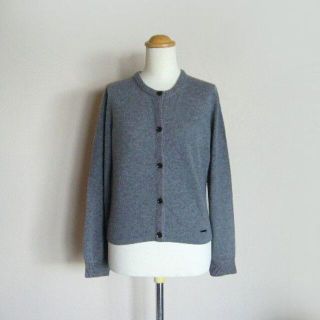 BURBERRY(カーディガン ・ グレー/灰色系)のフリマアイテム一覧 BURBERRY(カーディガン ・ グレー/灰色系)のフリマアイテム一覧