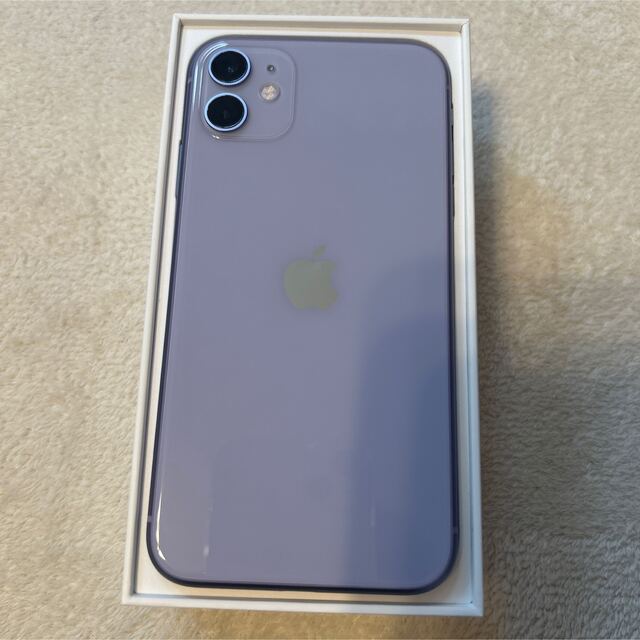 iPhone(アイフォーン)の美品　iPhone11 パープル　64GB SIMフリー　保護フィルム付き スマホ/家電/カメラのスマートフォン/携帯電話(スマートフォン本体)の商品写真