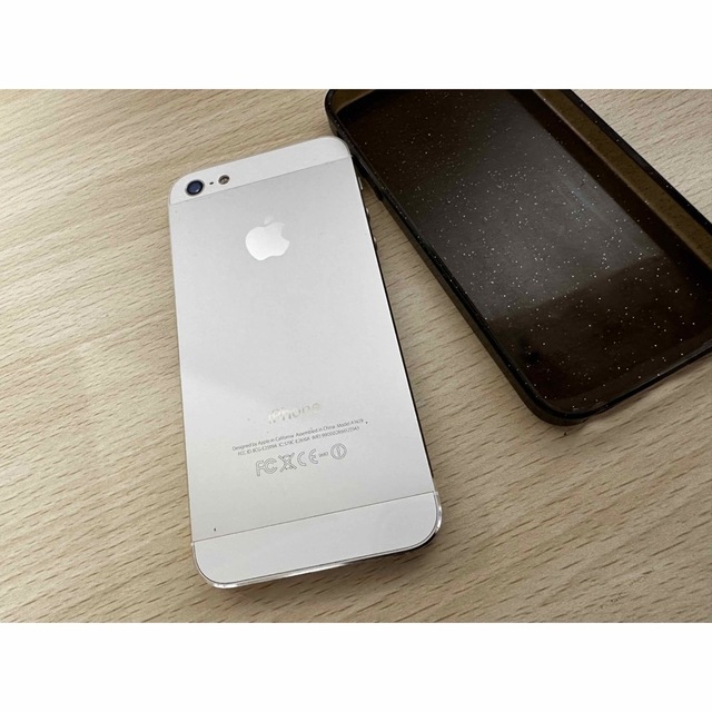 iPhone(アイフォーン)のiPhone5 32GB 美品 スマホ/家電/カメラのスマートフォン/携帯電話(スマートフォン本体)の商品写真