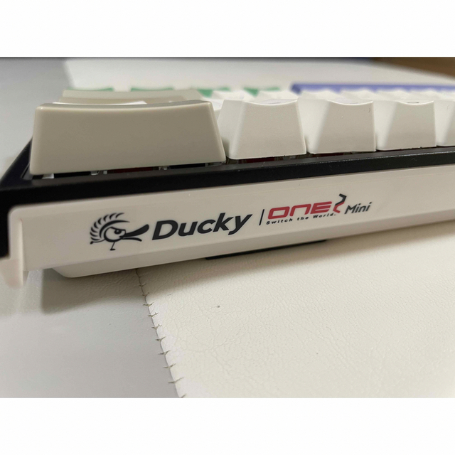 Ducky ONE2 Mini キーキャップオマケ付き 赤軸黒枠