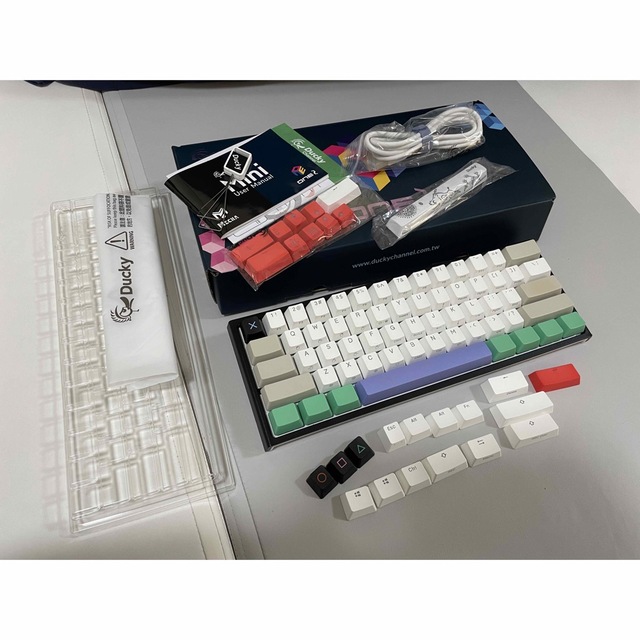 Ducky ONE2 Mini キーキャップオマケ付き 赤軸黒枠