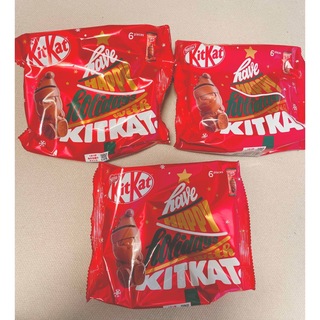 ネスレ(Nestle)のKitKat ホリデイサンタ 6個入　３袋(菓子/デザート)