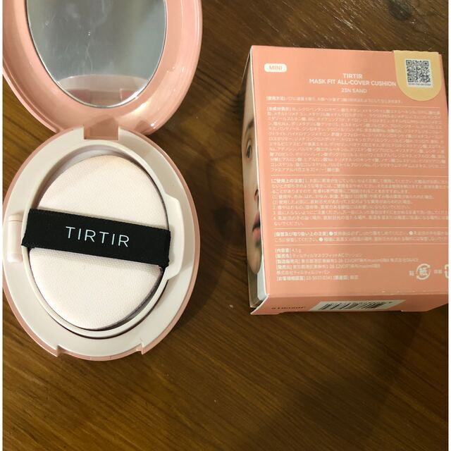 中古　TIRTIR ティルティル　クッションファンデ　ミニ　ピンク　23N コスメ/美容のベースメイク/化粧品(ファンデーション)の商品写真