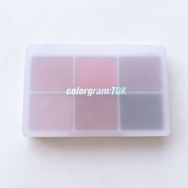IZ*ONE(アイズワン)のcolorgram カラーグラム　izone アイシャドウ コスメ/美容のベースメイク/化粧品(アイシャドウ)の商品写真