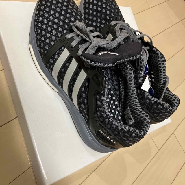 adidas(アディダス)のadidas ブラック　シューズ　26センチ　新品未使用 メンズの靴/シューズ(スニーカー)の商品写真