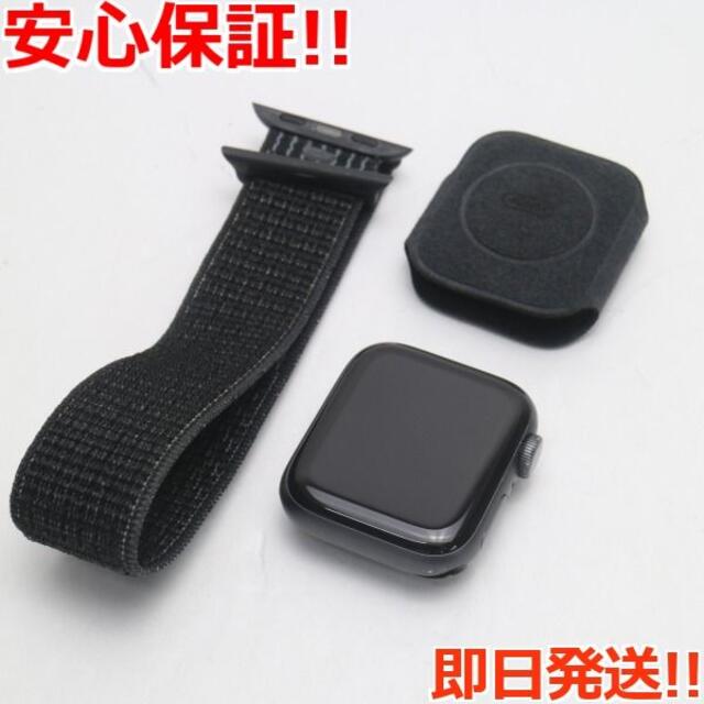 Apple(アップル)の超美品 Apple Watch series4 40mm GPS ブラック  スマホ/家電/カメラのスマホ/家電/カメラ その他(その他)の商品写真