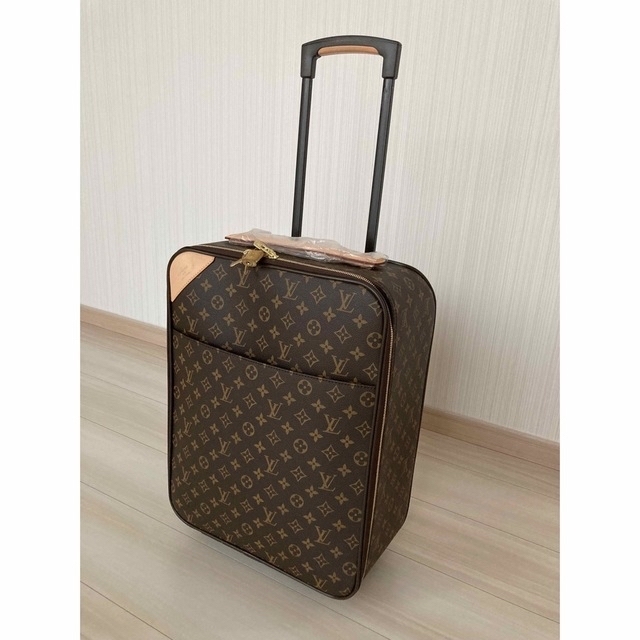 LOUIS VUITTON(ルイヴィトン)のはな様専用☆ルイヴィトン☆キャリーケース☆モノグラム レディースのバッグ(スーツケース/キャリーバッグ)の商品写真