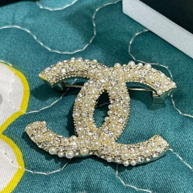 【煌めく5デザインが可愛い】CHANEL★ブローチ★ギフトにも 煌めく5デザインが可愛い】CHANEL☆ブローチ☆ギフトにも