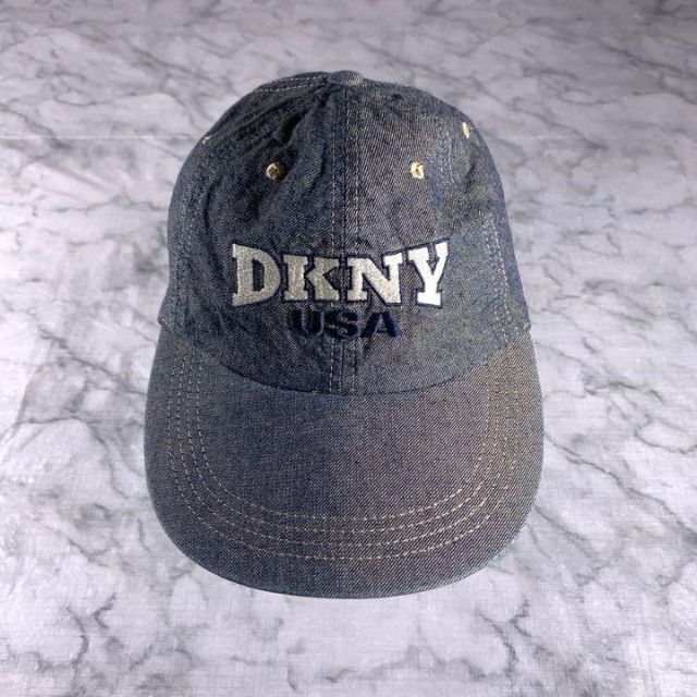 DKNY - 90s 古着 DKNY USA ダナキャラン デニム キャップ 刺繍ロゴ 革