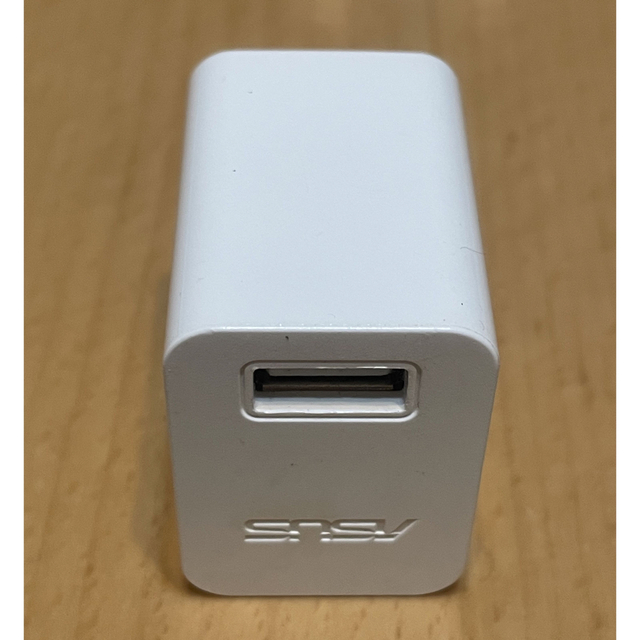ASUS(エイスース)のASUS USB プラグ 白 スマホ/家電/カメラのスマートフォン/携帯電話(その他)の商品写真