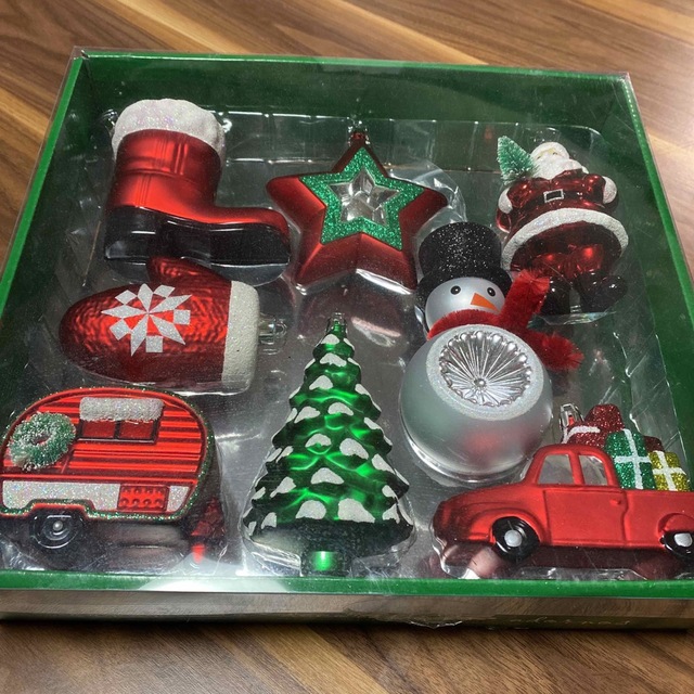 コストコクリスマス　サンタカーのデコレーション　クリスマスオブジェ