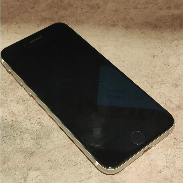 Apple(アップル)のiPhone se 2 第2世代 64gb ソフトバンク スマホ/家電/カメラのスマートフォン/携帯電話(スマートフォン本体)の商品写真