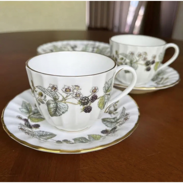 Royal Worcester(ロイヤルウースター)の【未使用美品】ロイヤルウースター★ラヴィニア★トリオ　ペア インテリア/住まい/日用品のキッチン/食器(食器)の商品写真