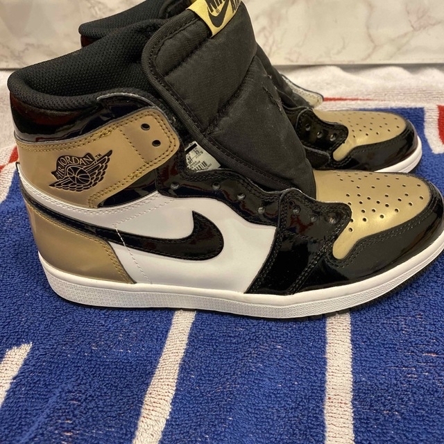 jordan1  gold toe