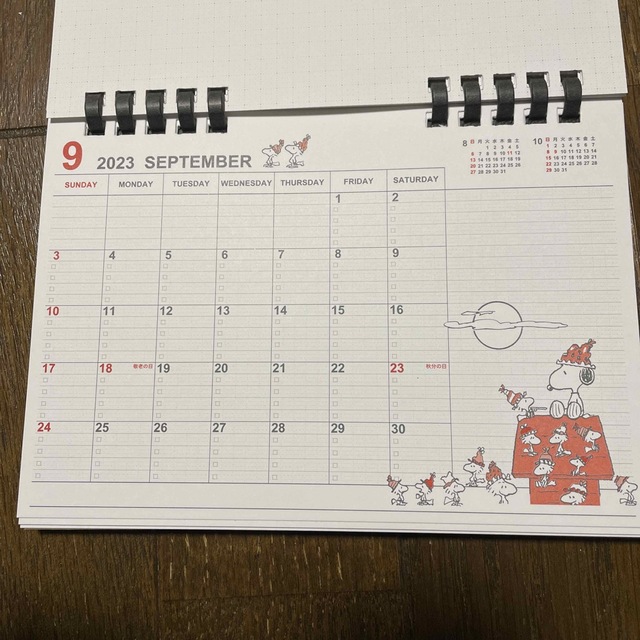 スヌーピー2023年卓上カレンダー エンタメ/ホビーの声優グッズ(カレンダー)の商品写真