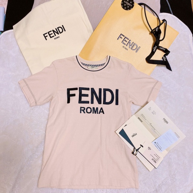 FENDI Tシャツ　フェンディ　Sサイズ