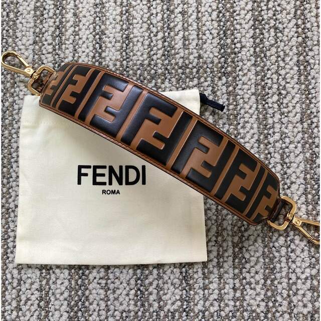 美品　FENDI ミニ　ストラップユー 2