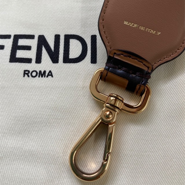 美品　FENDI ミニ　ストラップユー 6