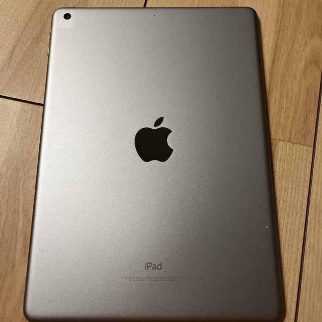 iPad(アイパッド)の美品 iPad第6世代(A1893)本体32GB シルバー　Wi-Fiモデル スマホ/家電/カメラのPC/タブレット(タブレット)の商品写真