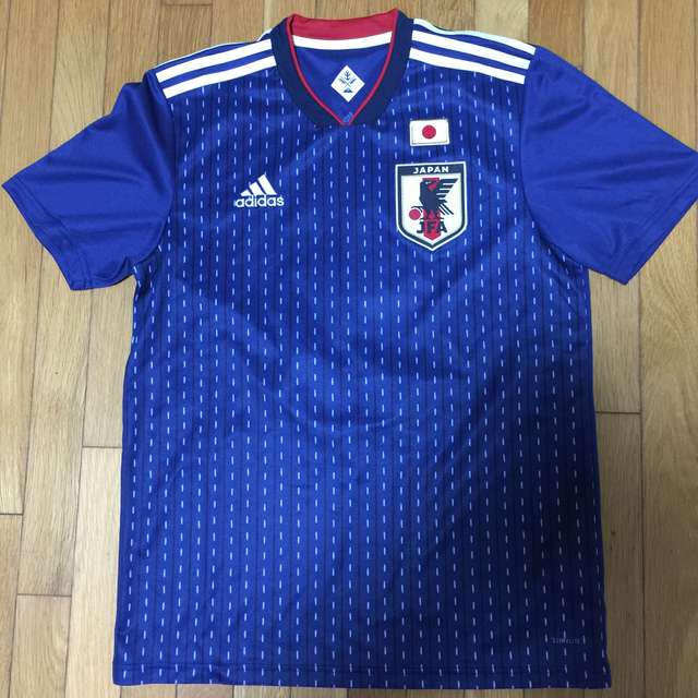 adidas(アディダス)のサッカー日本代表レプリカゲームシャツ（Ｌサイズ） スポーツ/アウトドアのサッカー/フットサル(ウェア)の商品写真