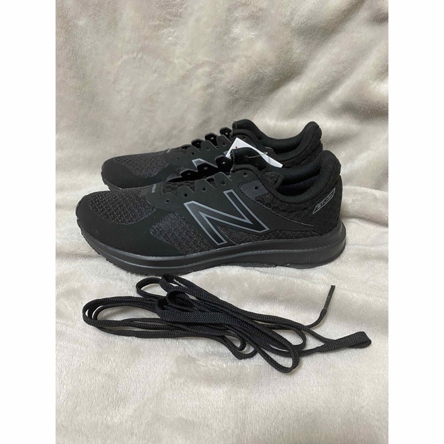 New Balance(ニューバランス)のニューバランス　フィットネス　ランニングシューズ　ブラック　25.5cm スポーツ/アウトドアのランニング(シューズ)の商品写真