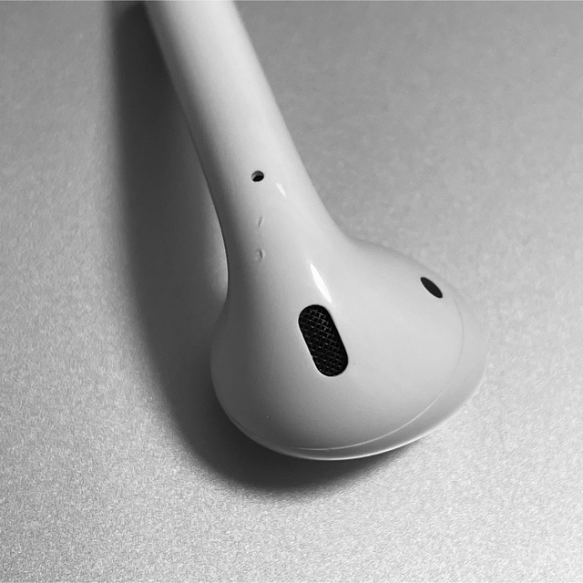 Apple(アップル)のApple AirPods 2世代　片耳 L 片方 左耳 367 スマホ/家電/カメラのオーディオ機器(ヘッドフォン/イヤフォン)の商品写真