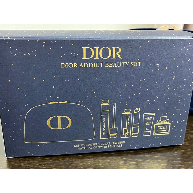 Christian Dior(クリスチャンディオール)のDior ホリデーオファー ポーチとミニ香水 エンタメ/ホビーのコレクション(ノベルティグッズ)の商品写真