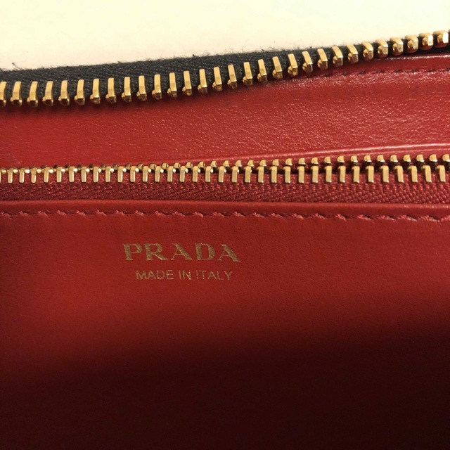 PRADA(プラダ)の美品　プラダ　長財布　バイカラー レディースのファッション小物(財布)の商品写真