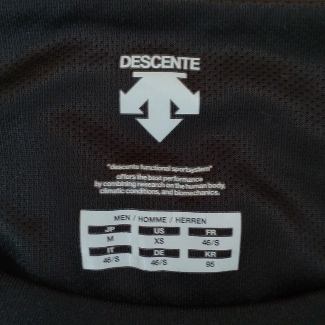 DESCENTE(デサント)のDESCENTE　トレーニングシャツ スポーツ/アウトドアのトレーニング/エクササイズ(その他)の商品写真