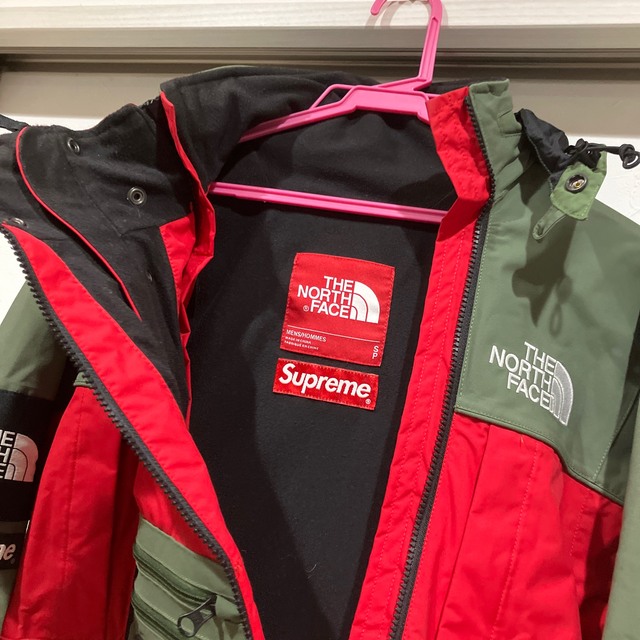 新入荷 ノースフェイス supreme コラボマウンテンジャケット レア 新入荷 ノースフェイス supreme コラボマウンテンジャケット レア