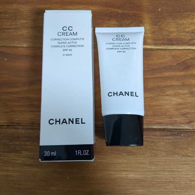 CHANEL(シャネル)の【専用】シャネル CC クリーム ベージュ 30ml コスメ/美容のベースメイク/化粧品(CCクリーム)の商品写真