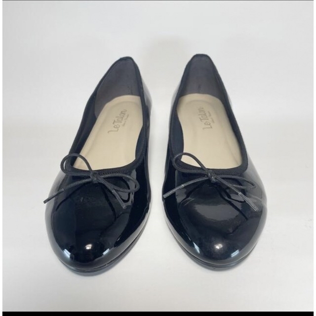 Le Talon(ルタロン)のルタロン 黒エナメル フラットシューズ美品 24.0 レディースの靴/シューズ(バレエシューズ)の商品写真
