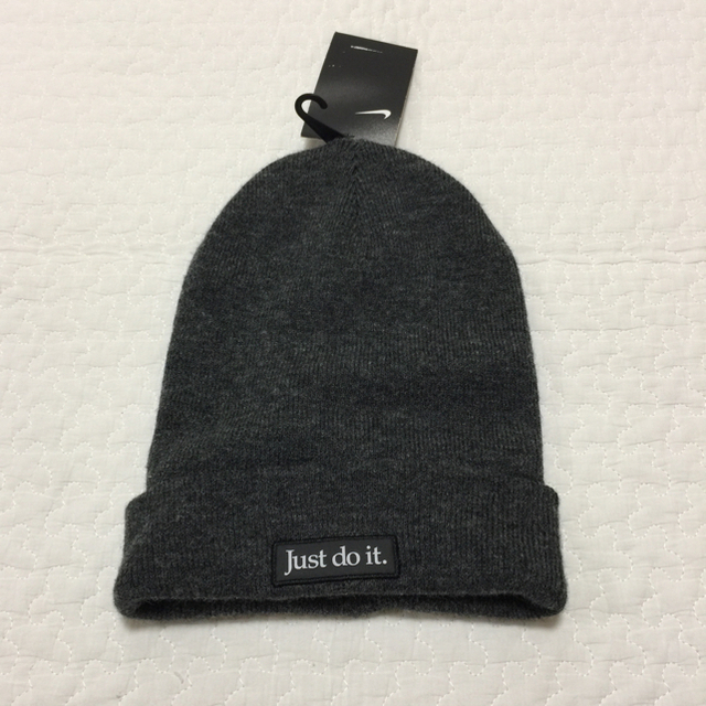 NIKE(ナイキ)のNIKE ニット帽　 メンズの帽子(ニット帽/ビーニー)の商品写真